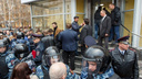 Полиция начала проверку по факту нападения на Навального в Волгограде