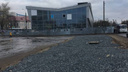 Администрация Архангельска накажет застройщика терминала МРВ за незакрытые колодцы и ямы на асфальте
