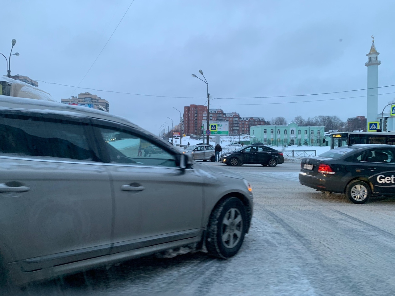 ДТП на перекрёстке Парашютной и Сизова