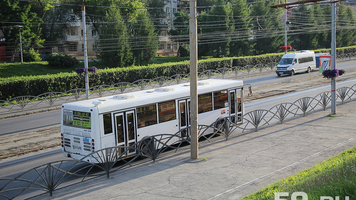В Троицу в Перми увеличат количество автобусов до Северного кладбища
