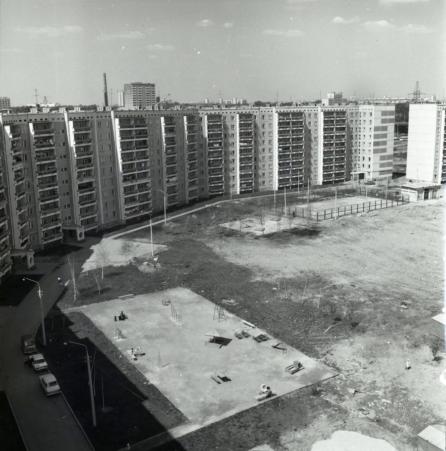 Жилые комплексы «Комсомольского» били рекорды по количеству квартир (в некоторых новостройках их число переваливало за 500).