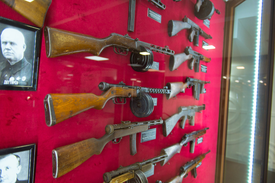 Пистолет-пулемёт Дегтярёва и пистолет-пулемёт Шпагина — основа вооружения Красной армии в годы Великой Отечественной войны.