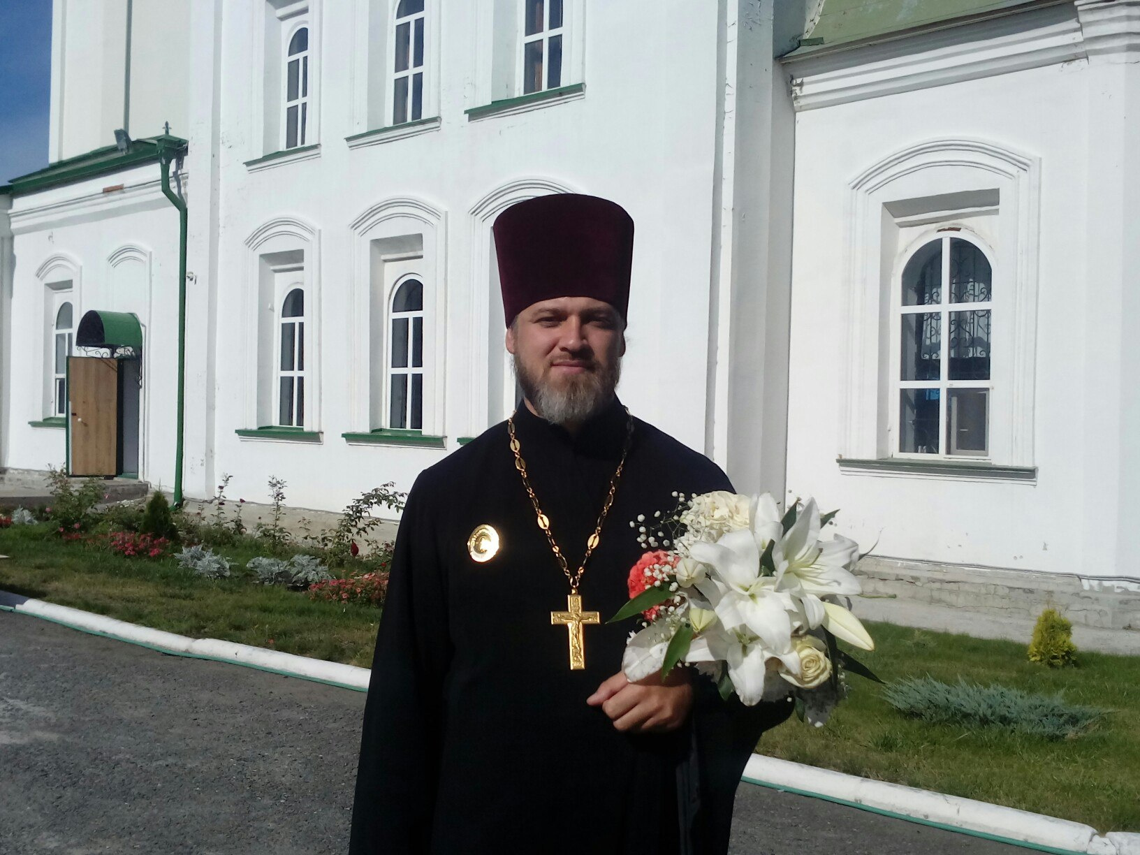 Директор православной гимназии отец Александр