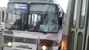 Услышали звон стекла: на Пензенской маршрутный автобус врезался в трамвай №3