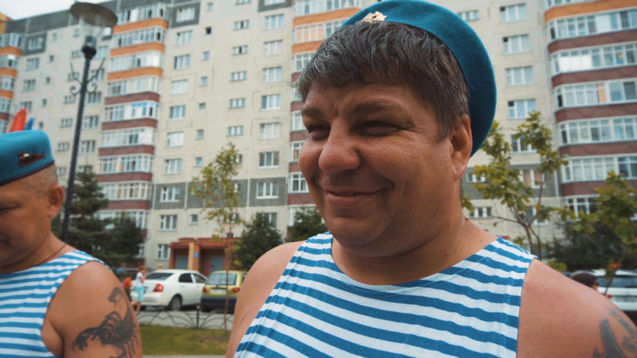 Евгений собирается отметить праздник как следует, тем более что к нему в гости приехали друзья из ХМАО Евгений собирается отметить праздник как следует, тем более что к нему в гости приехали друзья из ХМАО