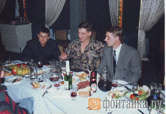Василий Владыковский (крайний слева), Юрий Колчин (в центре)