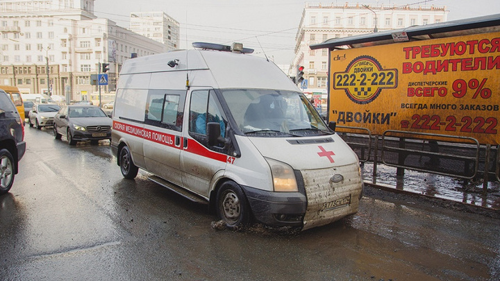 В Челябинске маршрутка сбила школьницу