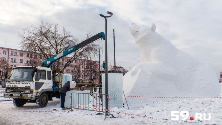 В центре Перми откроется бесплатный каток с трехметровым медведем, торговыми рядами и ёлочкой