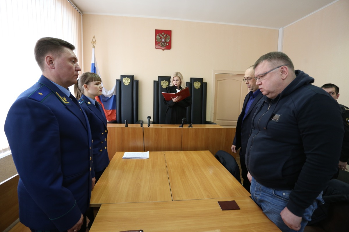 Гособвинитель Андрей Потапов просил для подсудимого четыре с половиной года колонии