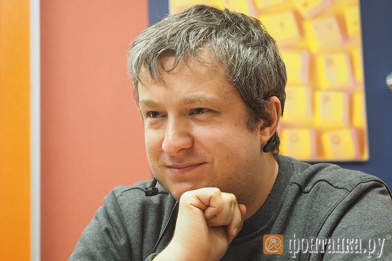 Антон Долин