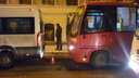 В центре Ярославля столкнулись две маршрутки с пассажирами: пострадала женщина