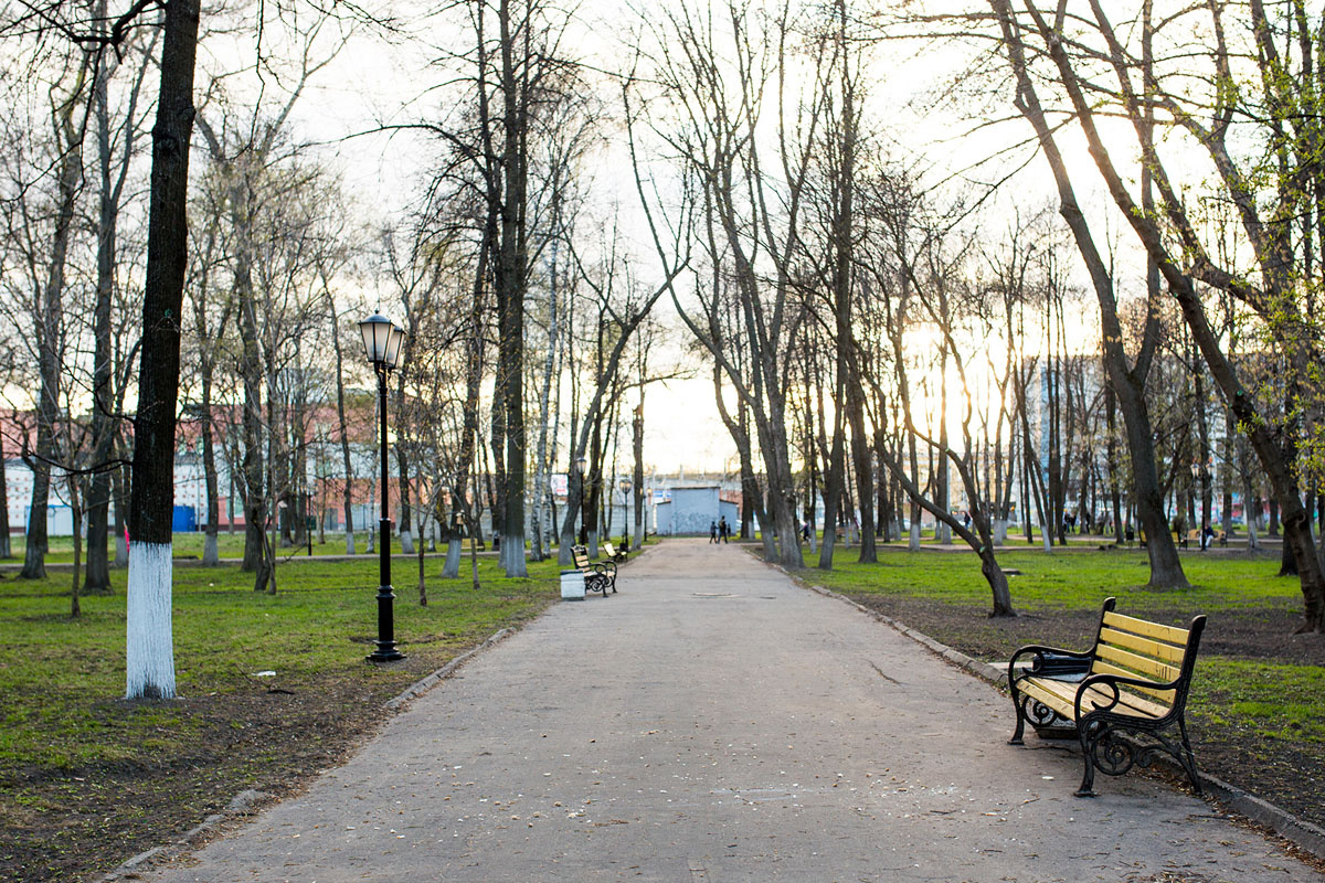 Ветеранов парк победы. Парк ветеранов Ярославль. Ярославль парк лето. Где погулять в Ярославле. Парки Ярославля где погулять.