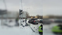 В Самаре водитель внедорожника снес светофор на Ракитовском шоссе