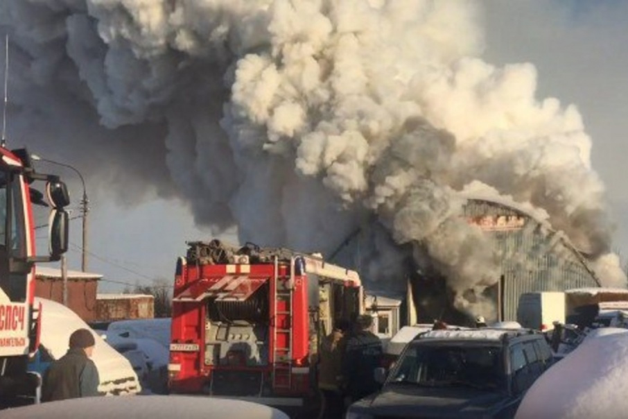 Сгорела больница в москве. Горит 18 больница. Пожар на галушина. Ключевая 18 петрозаводск. Пожар в ольховом роге.