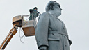 «Не переживайте, Куйбышев не замерзнет»: в Самаре помыли памятник на главной площади