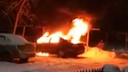 Volkswagen в огне: появилось видео полыхающего авто сызранского адвоката