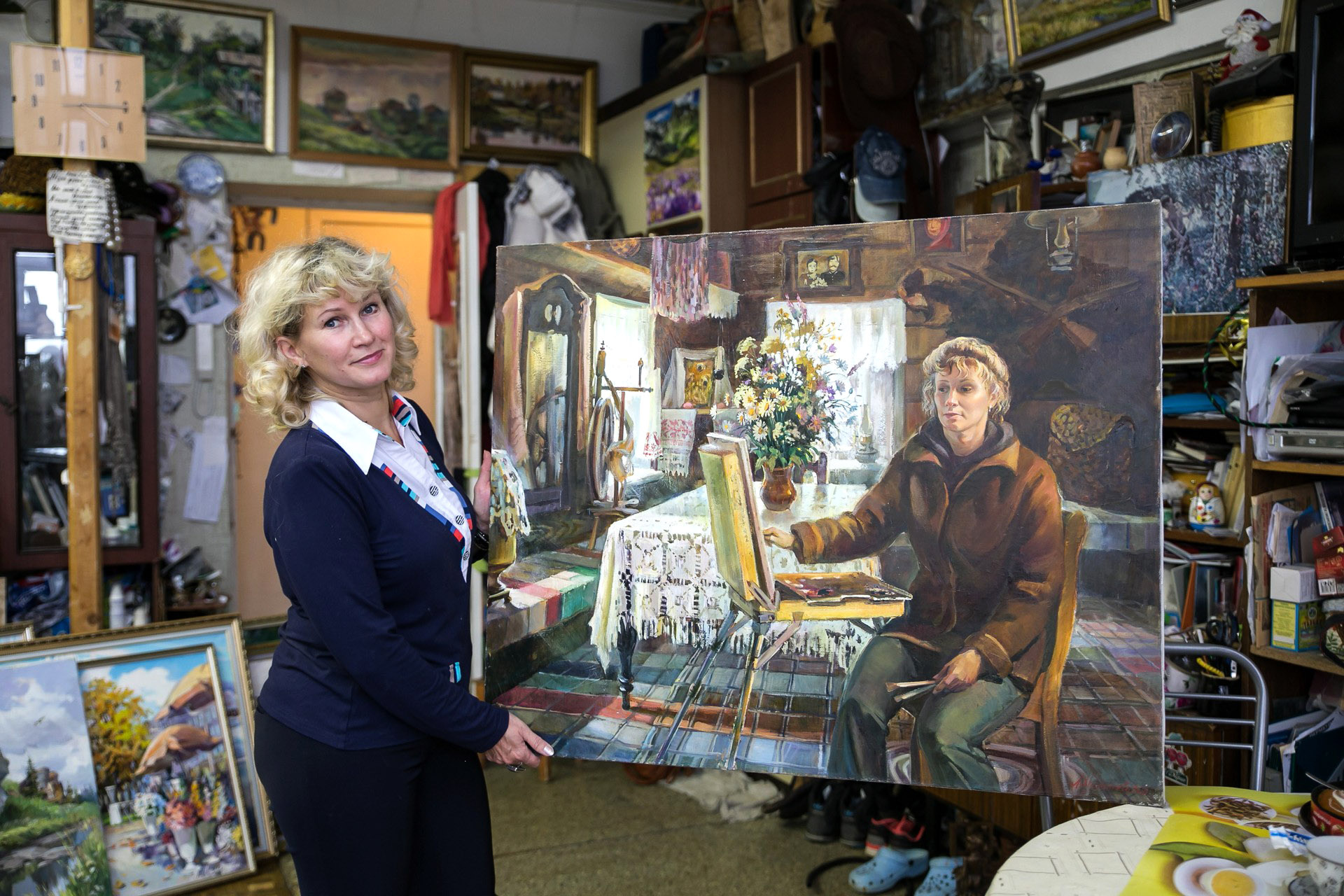 Любовь Малышева написала этот автопортрет в Этнографическом парке истории реки Чусовой