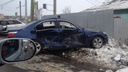 «Машины в хлам, всё в крови»: BMW влетела в столб после ДТП на перекрёстке в Челябинске