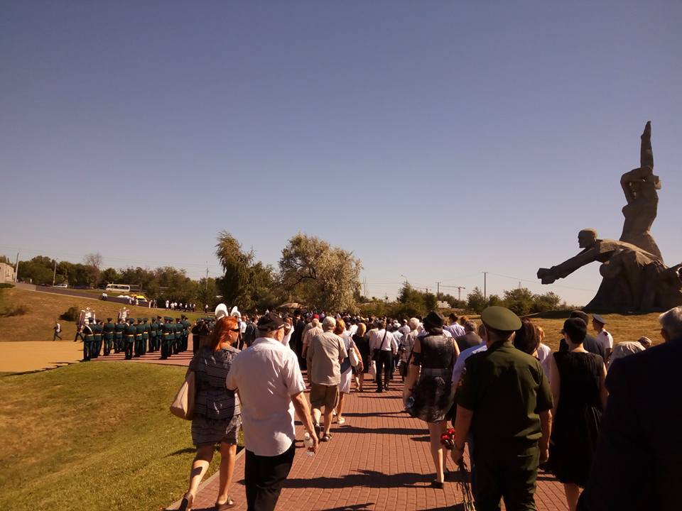 Змиевская балка 1942 холокост. Змиёвская балка ростов. Змиевская балка 1942 расстрел. Мемориал в змиевской балке ростов. Балка расстрела.