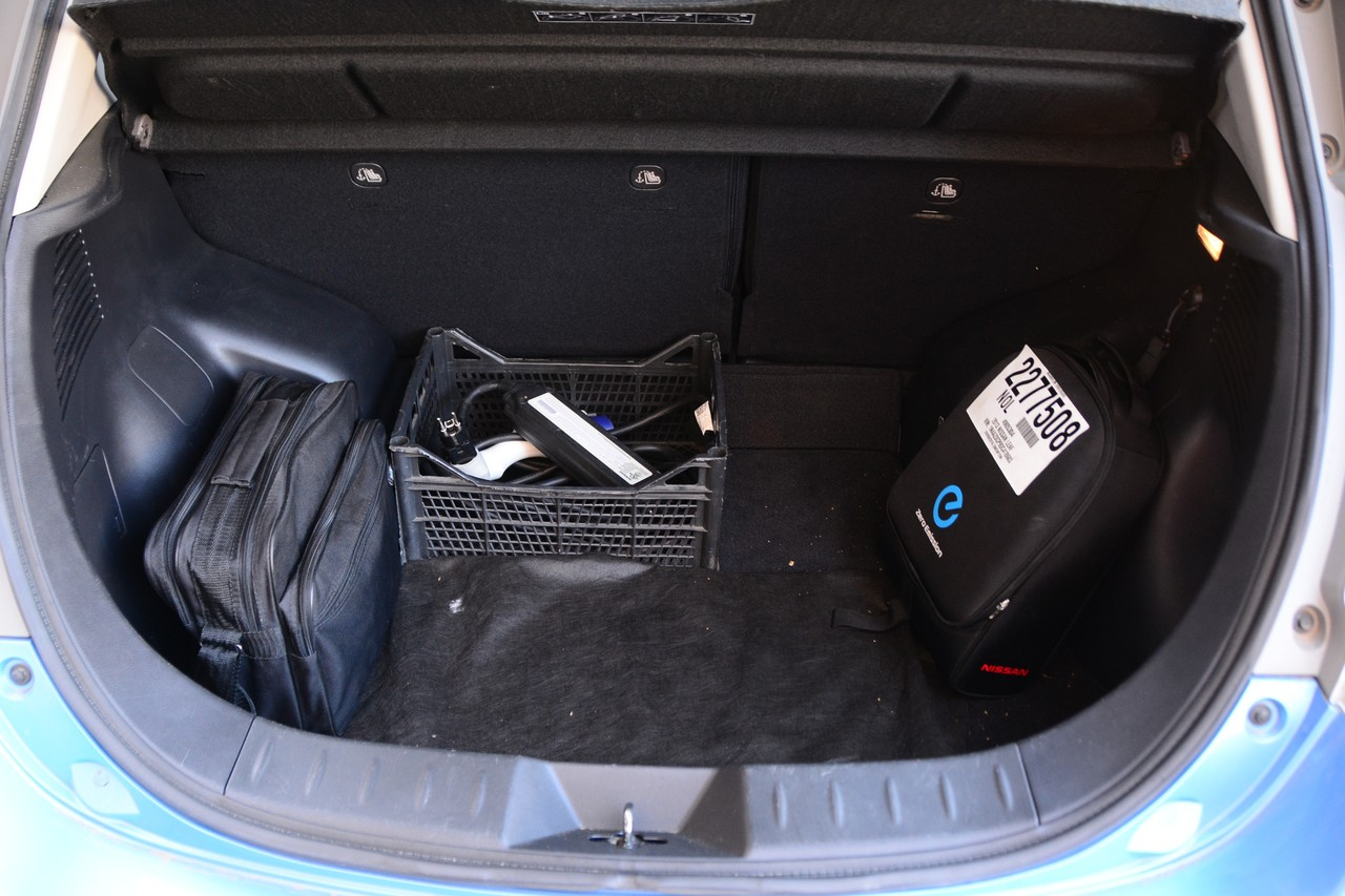 Багажник объемом 370 литров – среднестатистический для своего класса