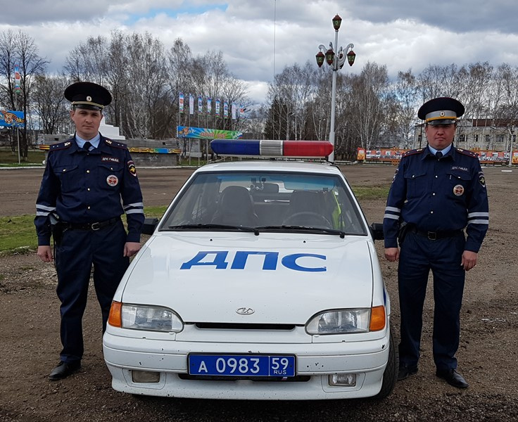 Вместе с напарником – старшим лейтенантом полиции Рамисом Адуловым – Сергей работает всего два месяца