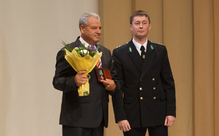 В 2015 году Станислав Минин (слева) официально возглавил службу судебных приставов Тюменской области В 2015 году Станислав Минин (слева) официально возглавил службу судебных приставов Тюменской области