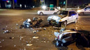 В Ростове легковушка протаранила два скутера: есть пострадавшие
