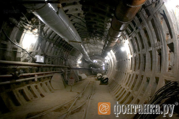 Диаметр тоннеля около 6 метров
