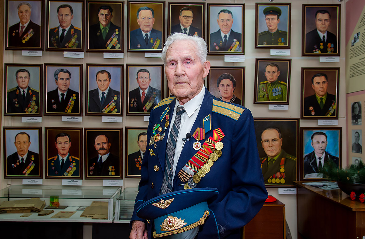 Валентин создал галерею портретов ветеранов войны Сосновского района