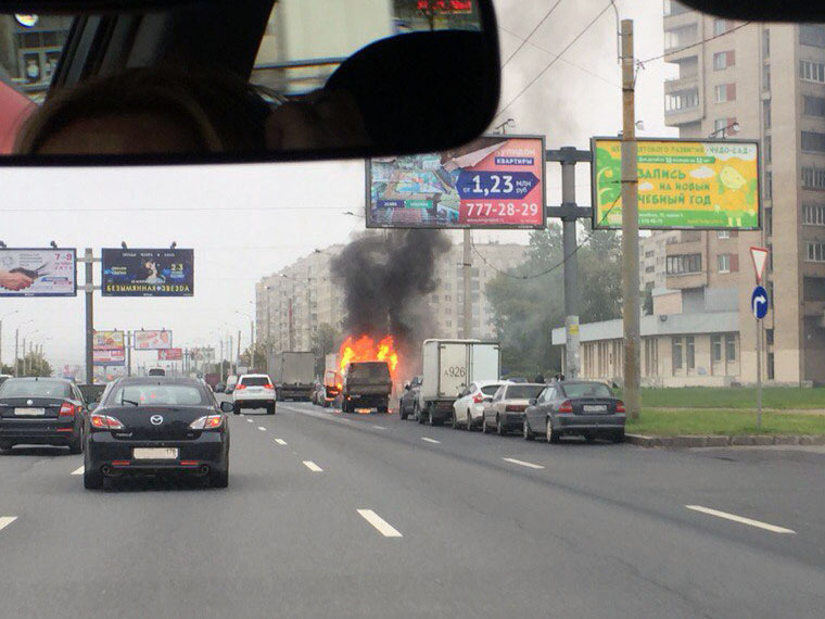 Фото из группы "ДТП и ЧП | Санкт-Петербург" в соцсети "ВКонтакте"