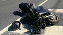 Без прав и госномера: мотоциклист на «Сузуки» врезался в багажник «Лады» под Сызранью