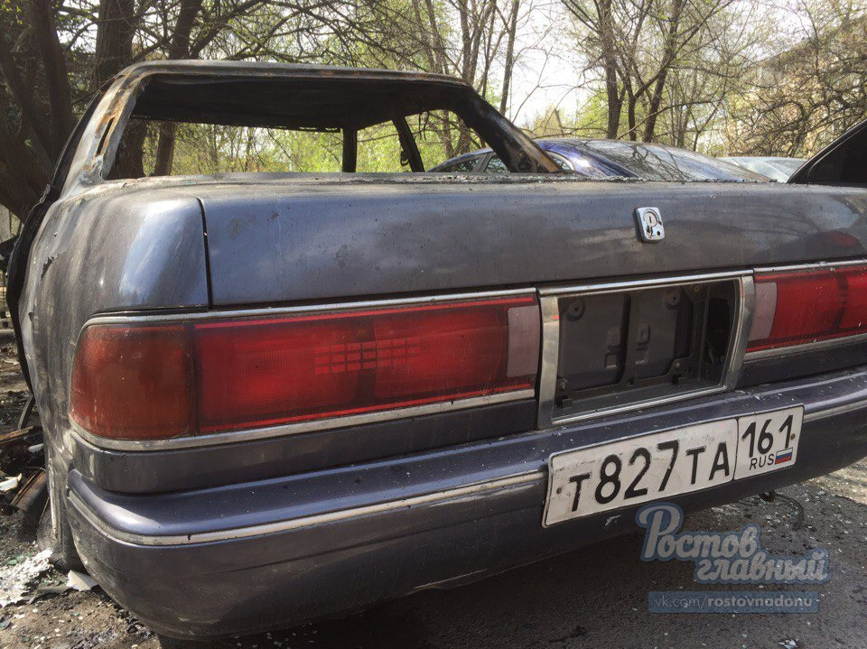 Сгоревший автомобиль Сгоревший автомобиль