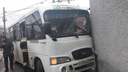 В Ростове маршрутка с пассажирами врезалась в здание: есть пострадавшие