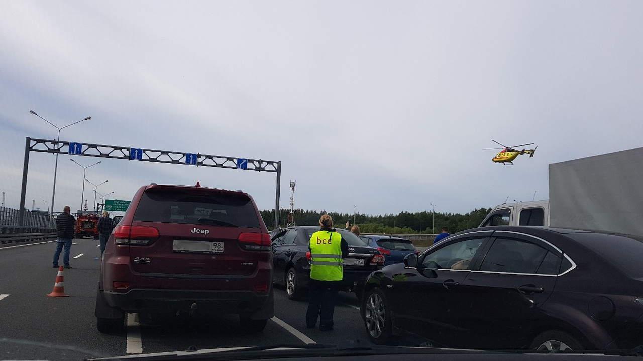 Дтп в кронштадте сегодня. ДТП на кольцевой в Санкт-Петербурге сегодня. Авария на каде в СПБ сейчас. Авария на кольцевой в СПБ сегодня.