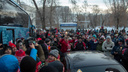 «Где футбол?!»: фанаты устроили беспорядки после отмены матча «Крылья Советов» — «Спартак»
