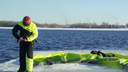 В Самаре спасатели эвакуировали кайтсерфера с дрейфующей льдины