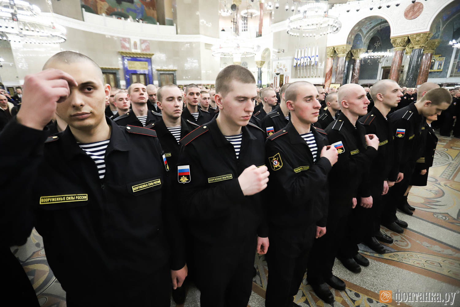 Рождественская служба в кронштадте. Кронштадт Рождество ВМФ. Морской собор в Кронштадте и моряки. Моряки служба в Кронштадтском морском соборе. Кронштадт моряки.