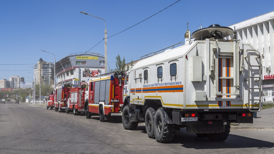 На «Волгоград Арене» собирается колонна пожарных машин
