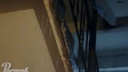 Потоп в подъезде: жители многоэтажки на Краснодарской показали, что бывает в их доме после дождя
