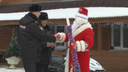 Угон снегохода у Деда Мороза попал на видео