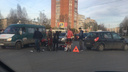 От удара упал на дорогу: в Брагино произошло серьёзное ДТП с участием мотоциклиста