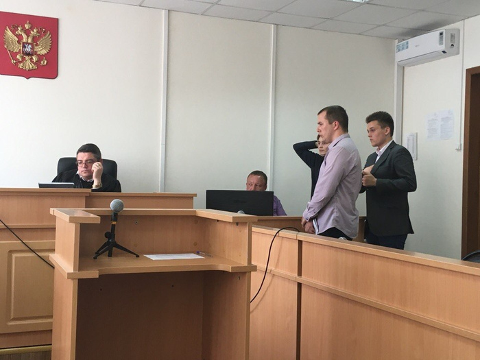 Во время заседания были просмотрены видеозаписи, сделанные полицией на митинге Во время заседания были просмотрены видеозаписи, сделанные полицией на митинге