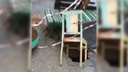 Видео горожан: во дворе на улице Пионерской провалился асфальт