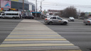 Вылетел на тротуар и сбил пешеходов: ДТП на северо-западе Челябинска попало на видео