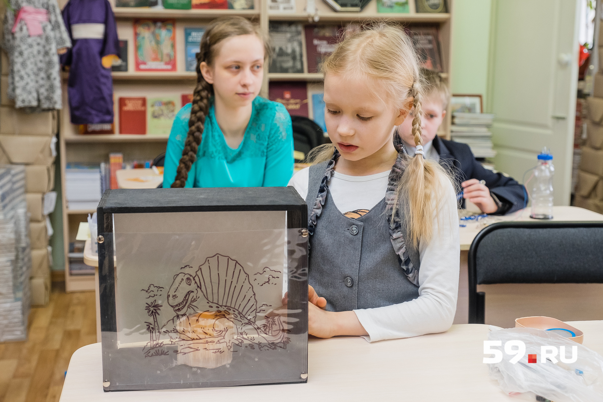 Алёна — автор светильника из селенита Алёна — автор светильника из селенита