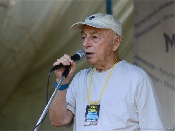 Бард Александр Городницкий.