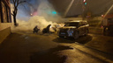 Тушили подручными средствами: на Карбышева сгорел автомобиль Audi