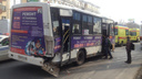 В Ярославле в ДТП с двумя автобусами пострадали ребенок и беременная женщина