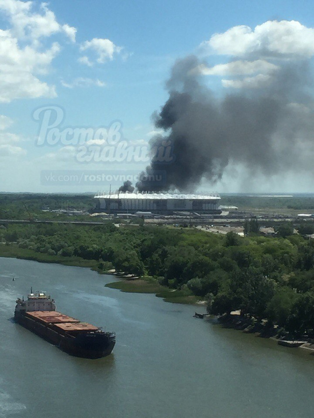 Пожар разгорелся неподалеку от «Ростов-Арены»