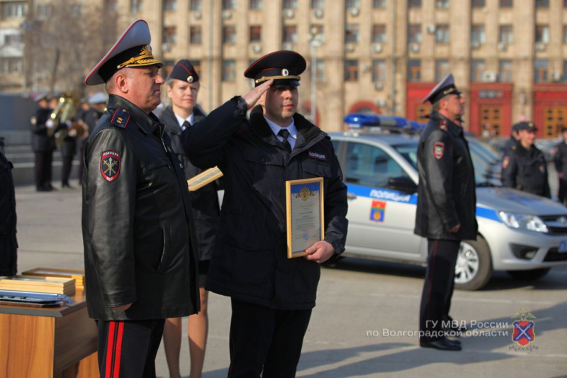 Лучшим полицейским вручили ведомственные награды Лучшим полицейским вручили ведомственные награды